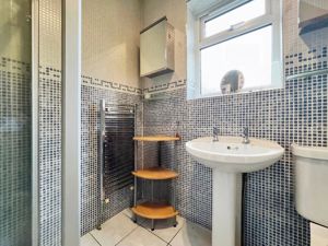 Photo 5- click for photo gallery